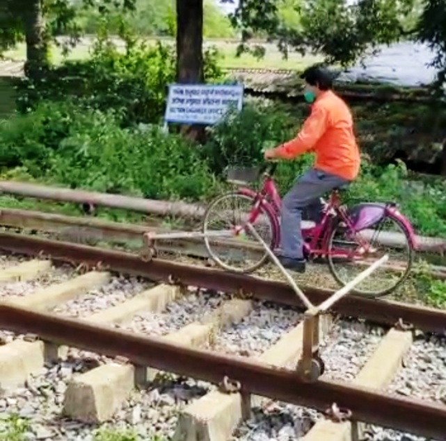 रेल पटरियों के निरीक्षण और मरम्मत के लिए सम्बलपुर रेलमंडल मे होगा रेल साइकिल का उपयोग