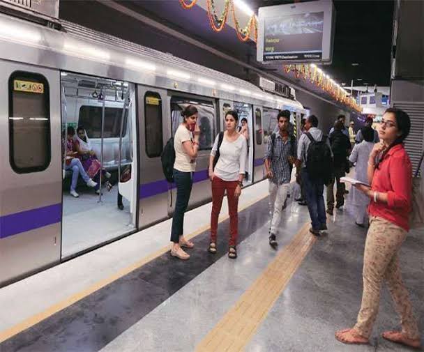Delhi Metro से जुड़ी सबसे बड़ी खबर, एक साथ सभी लाइन पर शुरू नहीं होंगी दिल्ली मेट्रो की सेवाएं
