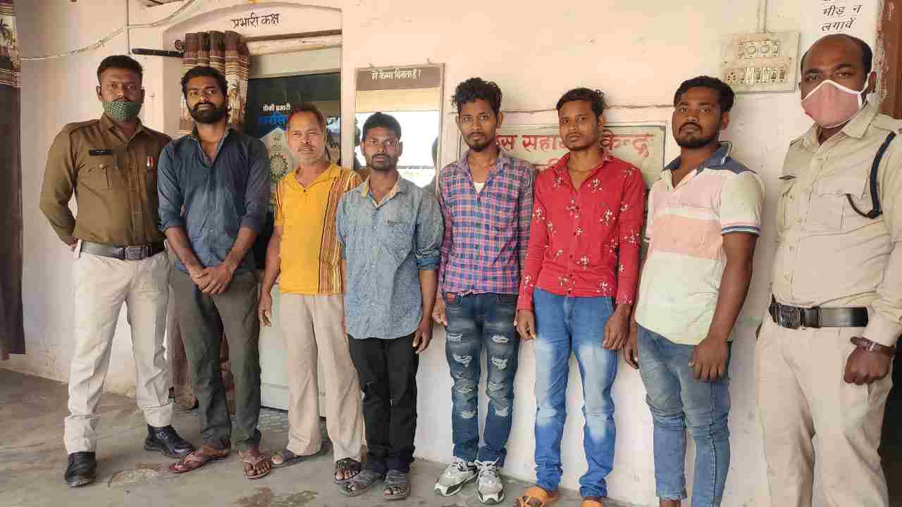 ढाबा में मारपीट करने वाले पिता-पुत्र सहित 6 आरोपी गिरफ्तार,बलवा के अपराध में भेजे गये रिमांड पर, पुलिस चौकी खरसिया की कार्यवाही