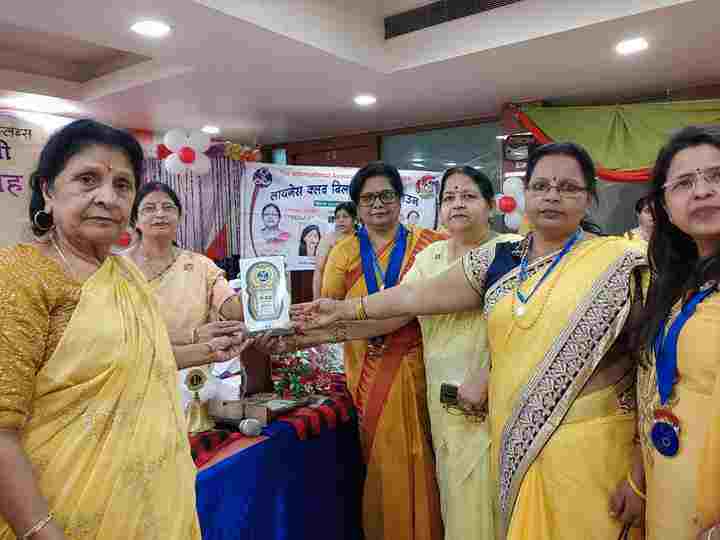 लायनेस क्लब दिव्य ऊर्जा के पदाधिकारीयो को मिला 5स्टार सम्मान,मीरा पासवान,सुमिता पांडे एवंअंजू बंसल सम्मानित हुए