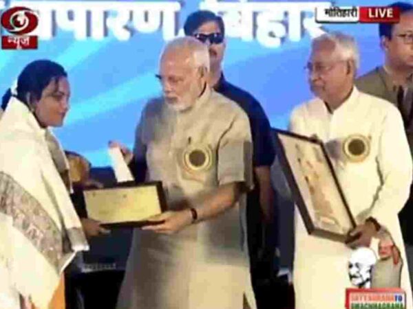 विश्व महिला दिवस पर विशेष :  रायगढ़ की पैडवूमन मोनिका, स्वच्छ भारत मिशन की झंडाबदार