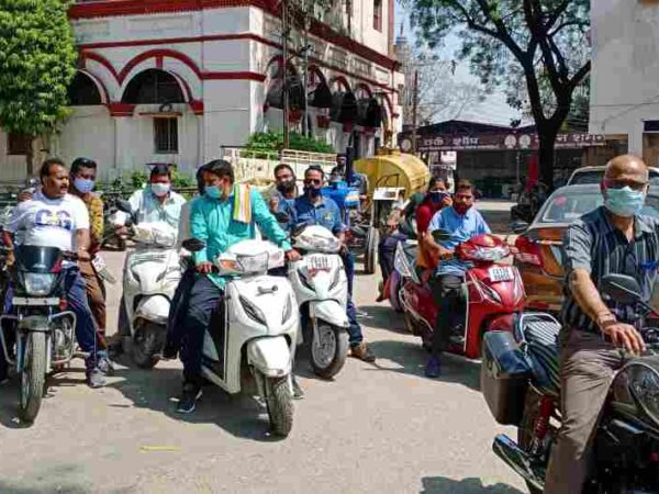 *शहर सरकार ने स्कूटी बाइक में किया सफाई का निरीक्षण*