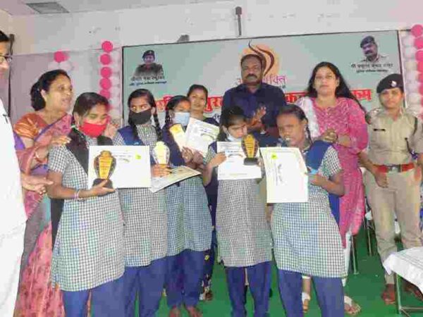 सात दिवसीय “अभिव्यक्ति” महिला सुरक्षा जागरूकता कार्यक्रम सम्पन्न