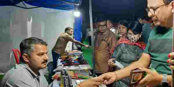 खादी ग्रामोद्योग के सहयोग से मुंगेली नाका में स्थानीय उत्पाद बिक्री सह प्रदर्शनी का आयोजन  21 से 26 मार्च तक