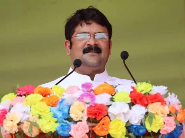 विधायक प्रकाश नायक के प्रयासों से सड़क निर्माण कार्य के लिए 2 करोड़ रुपये की स्वीकृति रायगढ़,पुसौर व बरमकेला क्षेत्र की सड़कों की हालत सुधरेगी