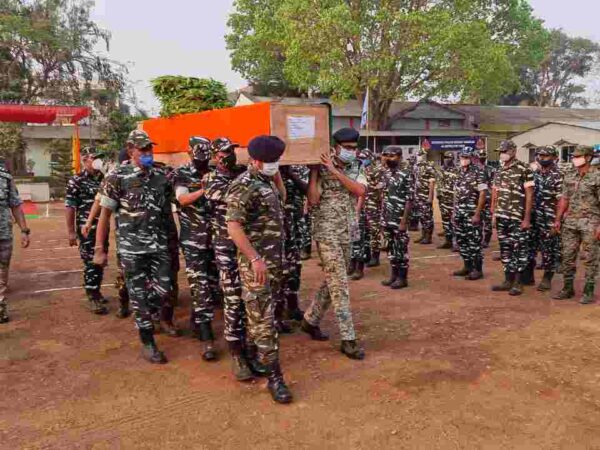 तर्रेम नक्सल घटना अपडेट -: -: यह मुठभेड़ नहीं था यह एक युद्ध थी जो हमारे जवानों ने डटकर मुकाबला किया -: मुख्यमंत्री भूपेश बघेल -: जवानों का सुध लेने वाला कोई नहीं – कोई जवाबदार व्यक्ति इस प्रदेश में नहीं – डॉ रमन सिंह