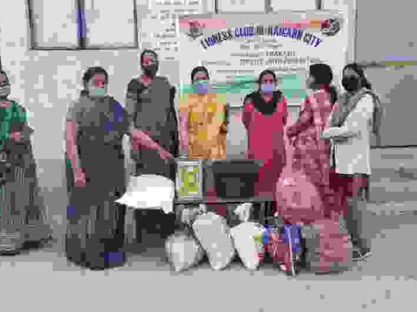 सेवा के क्षेत्र में सतत सक्रिय लायनेस क्लब रायगढ़ सिटी पहुंची मूकबधिर बच्चों के स्कूल