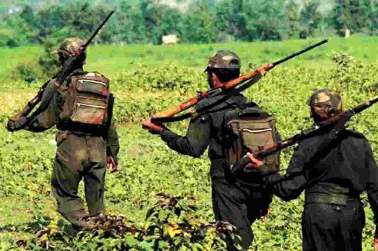 *मिल्लंपली में नक्सलियों ने कि दो स्कूली छात्रों की निर्मम हत्या, हत्या के विरोध में …छात्र संगठनों मे रोष,व्याप्त*