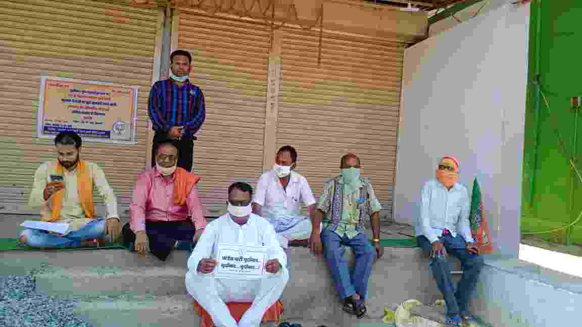 कोटा में वेंकट के नेतृत्व में भूपेश सरकार द्वारा लोकतंत्र की हत्या को लेकर सफल धरना