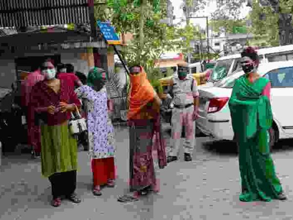 नगर निगम ने किन्नर समुदाय समेत जरूरतमंदों को वितरित किया सूखा राशन