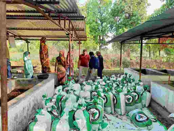 गोधन न्याय योजना-वर्मी कम्पोस्ट बनाने व बिक्री में रायगढ़ जिला शीर्ष पर