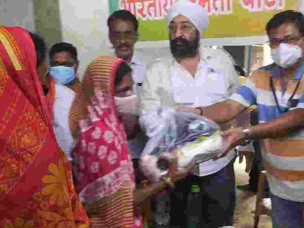 सेवा ही संगठन के तहत जिला भाजपा के वरिष्ठ नेता पहुचे खर्रा घाट क्षेत्र में