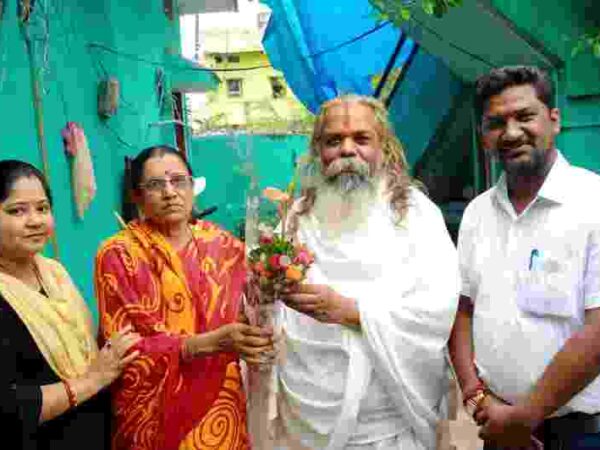 किसी भी गौशाला कर्मचारी की मृत्यु कोरोना से नहीं हुई सुनकर प्रसन्न हुए राजेश्री महन्त जी