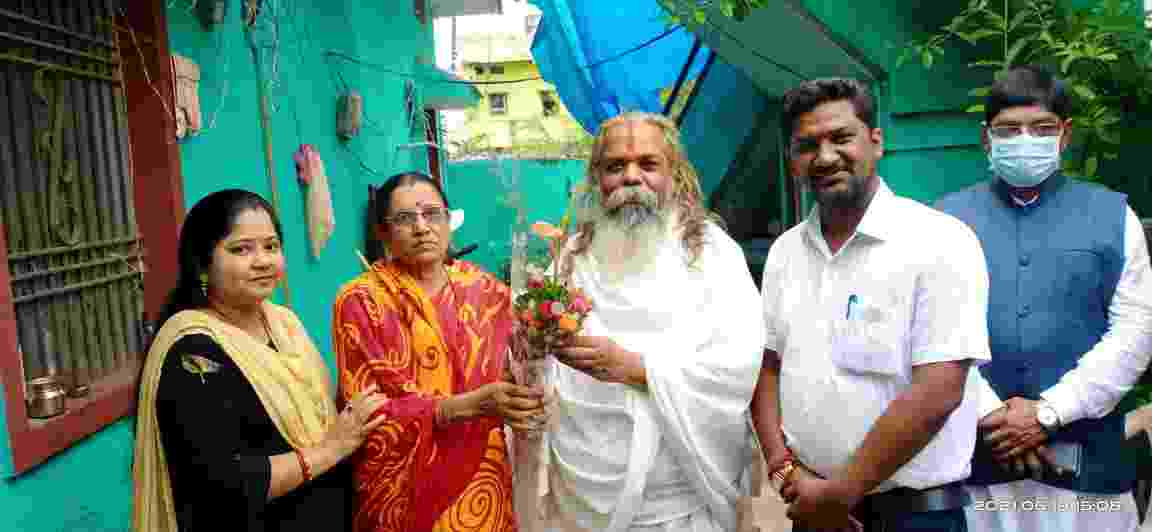किसी भी गौशाला कर्मचारी की मृत्यु कोरोना से नहीं हुई सुनकर प्रसन्न हुए राजेश्री महन्त जी