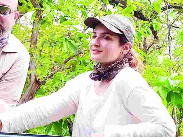 बांधवगढ़ की कायल हुई मस्त-मस्त गर्ल दो दिन भ्रमण के बाद रवाना हुई सिने तारिका रवीना टण्डन