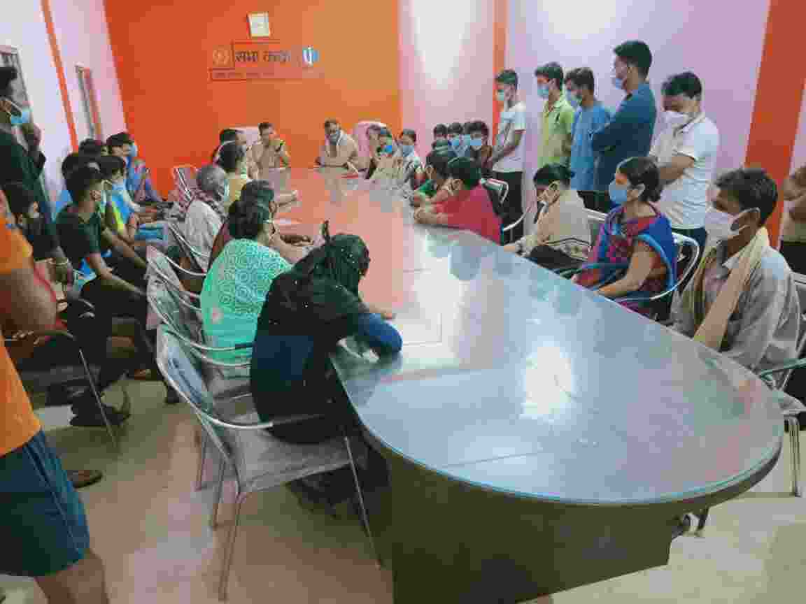 शिकायत निवारण और जागरूकता के लिये ग्राम खैरपुर में कोतरारोड़ पुलिस ने लगाई चौपाल….