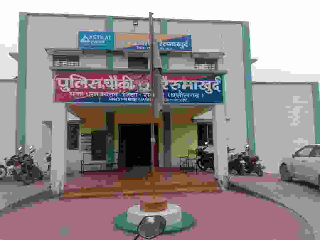 ट्रक में कृषिधन की तस्करी की सूचना पर चरखापारा पहुंची चौकी रैरूमा पुलिस, ट्रक व मवेशी छोड़ भागे तस्कर..