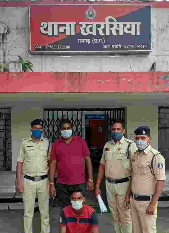 सोना चांदी चमकाने के बहाने सूने मकानों पर रहती थी शातिर चोर की नजर…