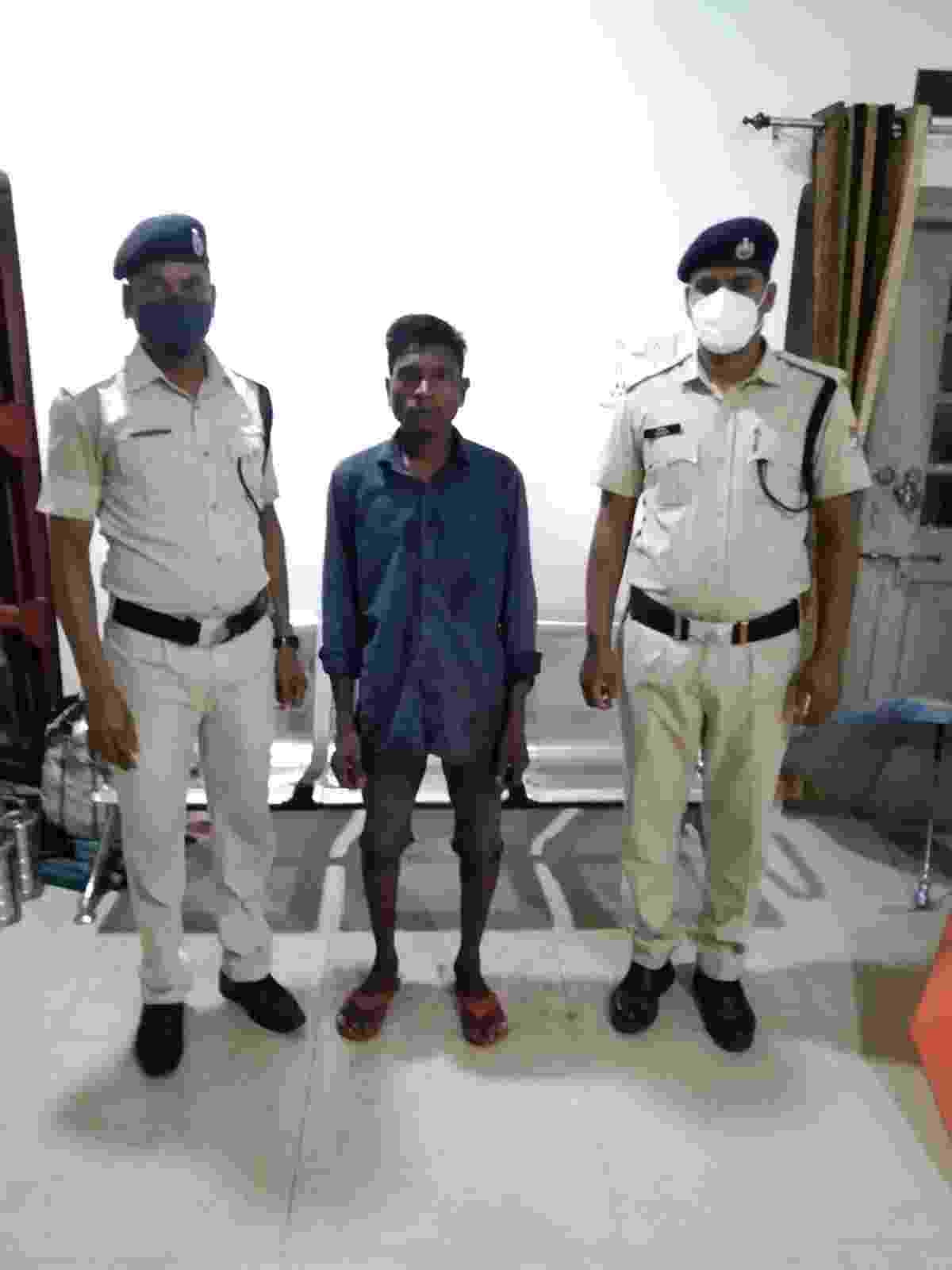 रेल्वे यार्ड से प्लेट चोरी कर ले जाते एक युवक आरपीएफ के हत्थे चढ़ा, नसीम हमराह ने टीम के साथ दी दबिश