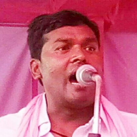 उत्कल समाज पर हक मारने का आरोप लगाने वाले विधायक किस्मतलाल नंद को भगवानू नायक ने दी चुनौती,बंगला,गाड़ी और विधायकी छोड़कर उत्कल बस्ती में आकर रहे और मेहनत मजदूरी करे किसने रोका ?