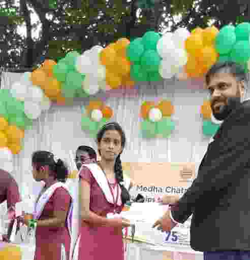 स्वतंत्रता के 75 वी वर्षगांठ पर जिले के 36 बालिकाओं को इण्डियन आयल कारपोरेशन ने 10 हजार की राशि व प्रमाण पत्र का वितरण किया