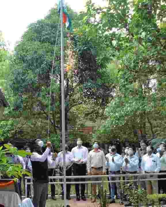 जनसंपर्क संचालनालय में आयुक्त डॉ.एस. भारतीदासन ने किया ध्वजारोहण
