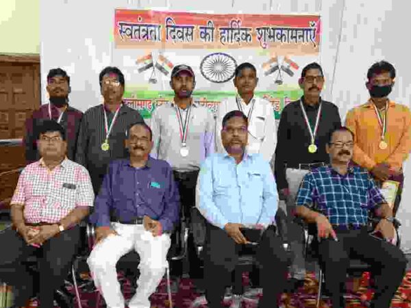 छत्तीसगढ़ स्टेट पॉवर डिस्ट्रीब्यूशन कंपनी लिमिटेड बिलासपुर क्षेत्र में स्वतंत्रता दिवस सादगी के साथ मनाया गया