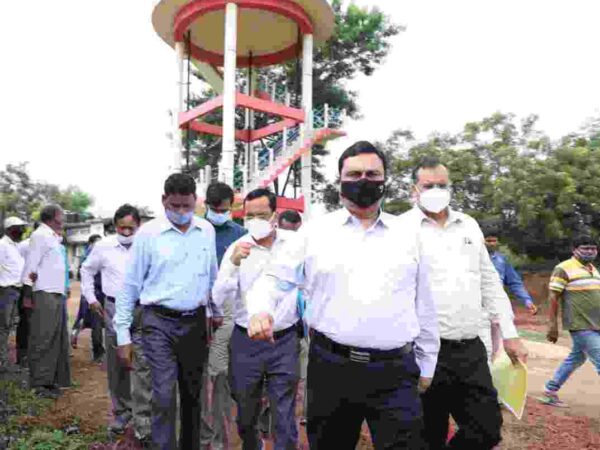 तमनार तहसील कार्यालय के निरीक्षण में पहुंचे संभाग आयुक्त डॉ.संजय अलंगराजस्व प्रकरणों के निराकरण में तेजी लाने के साथ अभिलेखों के व्यवस्थित संधारण के दिए निर्देश
