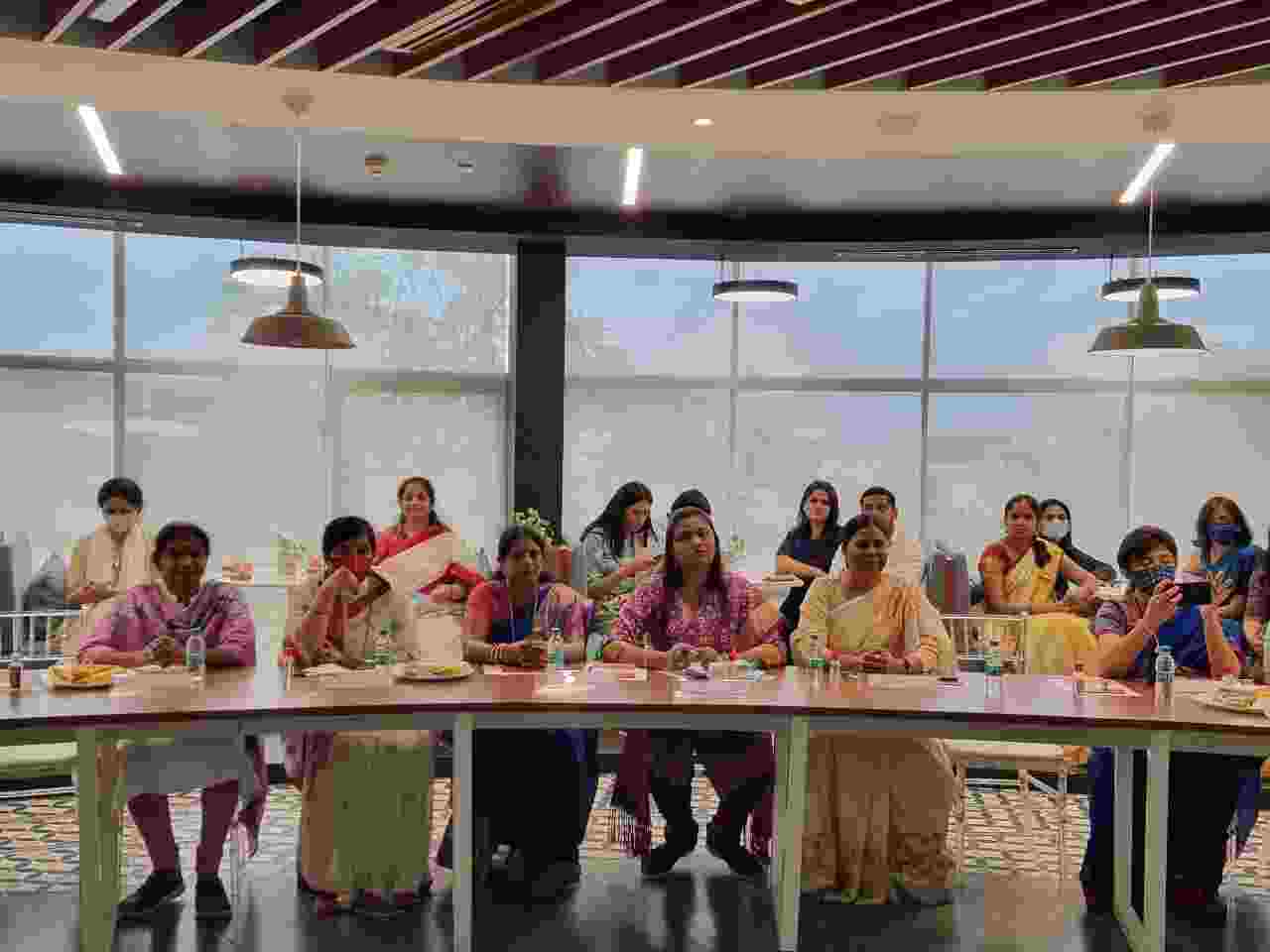 तेलंगाना राज्य के महिला सशक्तिकरण पर संसदीय समिति के अध्ययन दौरा में शामिल रायगढ़ सांसद गोमती साय