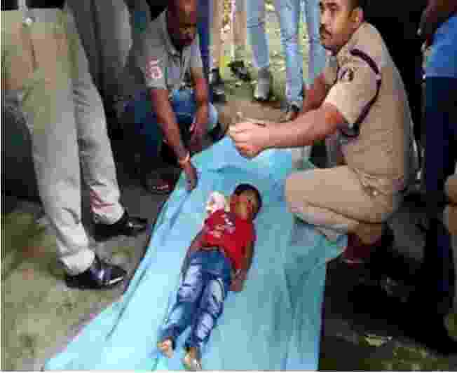 3 साल का मासूम दूध मांगने की जिद पर गुस्साई माँ ने जमीन पर दे पटकी जिससे बच्चे की हुई मौत