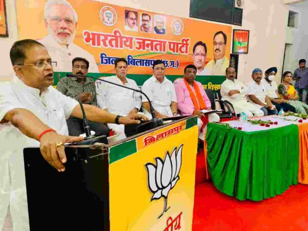 केंद्र के गरीब कल्याण अन्न योजना का चावल भूपेश सरकार नहीं बांट गरीबों का हक मार रही :अमर अग्रवाल
