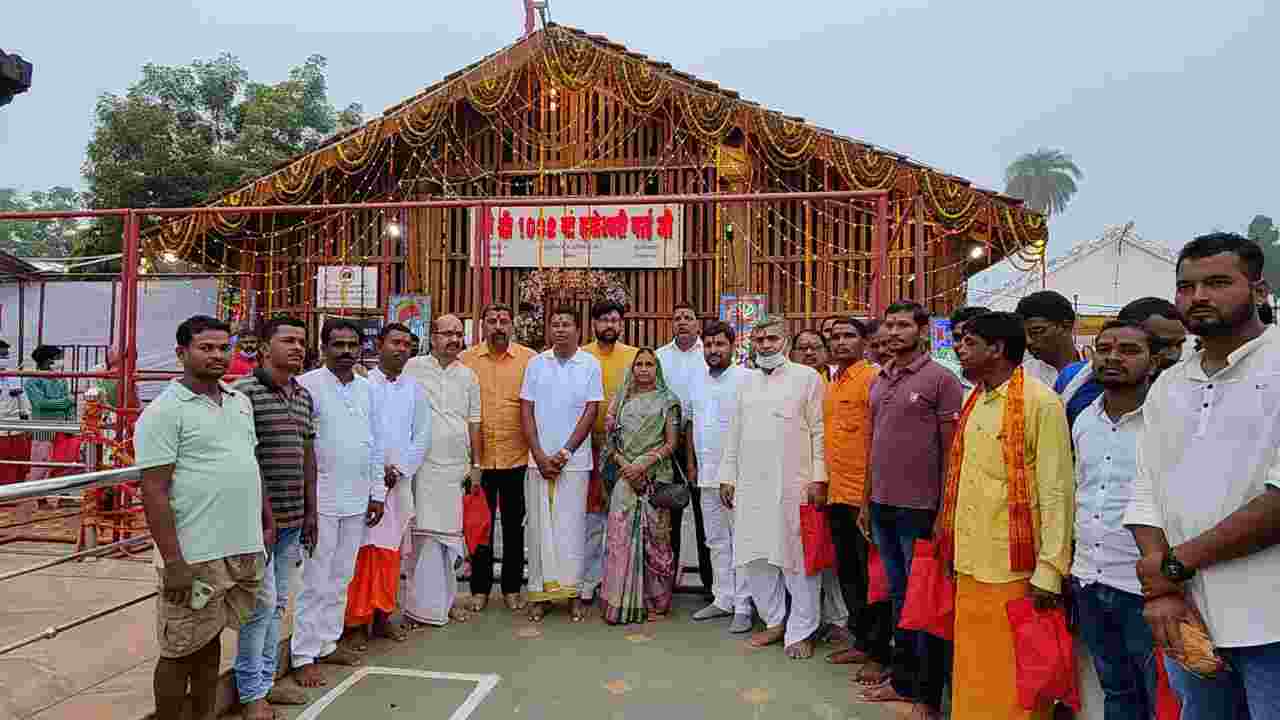 माँ दंतेश्वरी के दर्शन पश्चात पीसीसी अध्यक्ष मोहन मरकाम की चार दिवसीय पदयात्रा सम्पन्न हुई