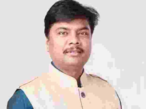 पेसा कानून पर आदिवासियों को गुमराह कर रही राज्य सरकार – केदारलागू करना तो छोड़िए अब तक ड्राफ्ट तैयार नही