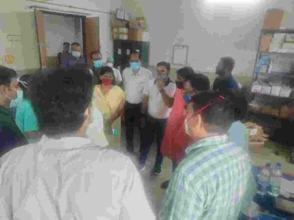 महापौर पहुँची मेकाहारा-पत्थलगांव के घायल ब्यक्तियो से की मुलाकात