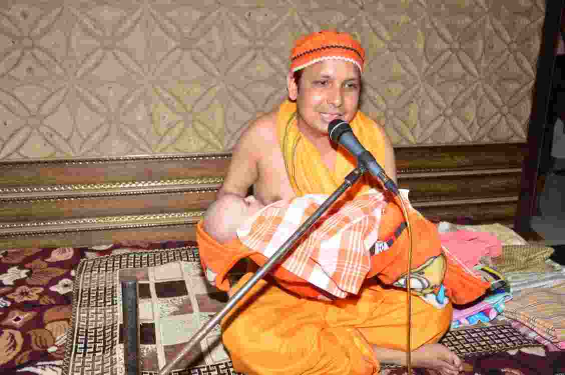 16 बच्चों ने मुंडन संस्कार कराया श्री झूलेलाल मंदिर झूलेलाल नगर चकरभाटा में