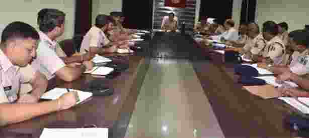 पुलिस अधीक्षक कोरबा ने ली क्राइम मीटिंगः त्यौहार के अवसर पर चाक चौबंद सुरक्षा व्यवस्था बनाने के दिये निर्देश