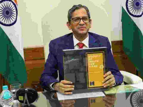 9 हाईकोर्ट के चीफ जस्टिस की नियुक्ति एक -दो दिनों में हो जाएगी :-राष्ट्रपति के सामने बोले CJI