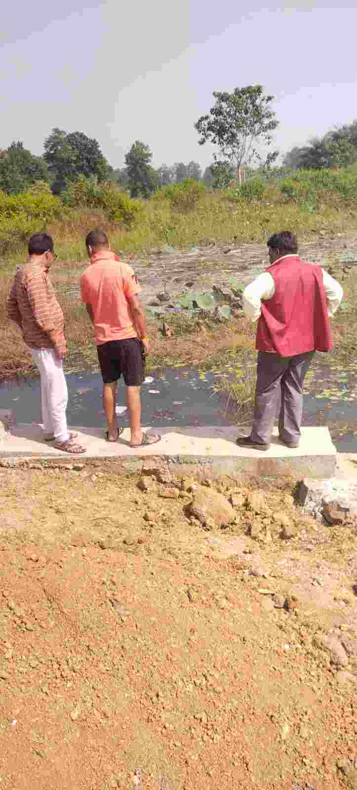 कुनकुरी -: छठ घाट की साफ सफाई का जायज़ा लिया संसदीय सचिव यू डी मिंज ने