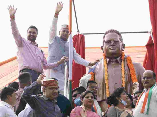 मुख्यमंत्री श्री भूपेश बघेल ने शहीद श्री नंदकुमार पटेल की प्रतिमा का किया अनावरण