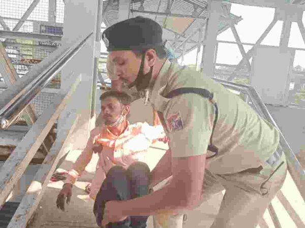 आरपीएफ बिलासपुर की तत्परता से बचाया गया एक यात्री की जान रेलवे स्टेशन बिलासपुर में