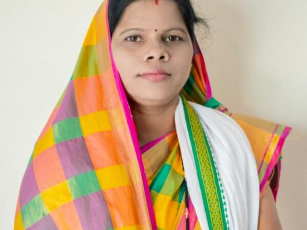महापौर जानकी काट्जू पहुँची शहीद विप्लव त्रिपाठी के घर