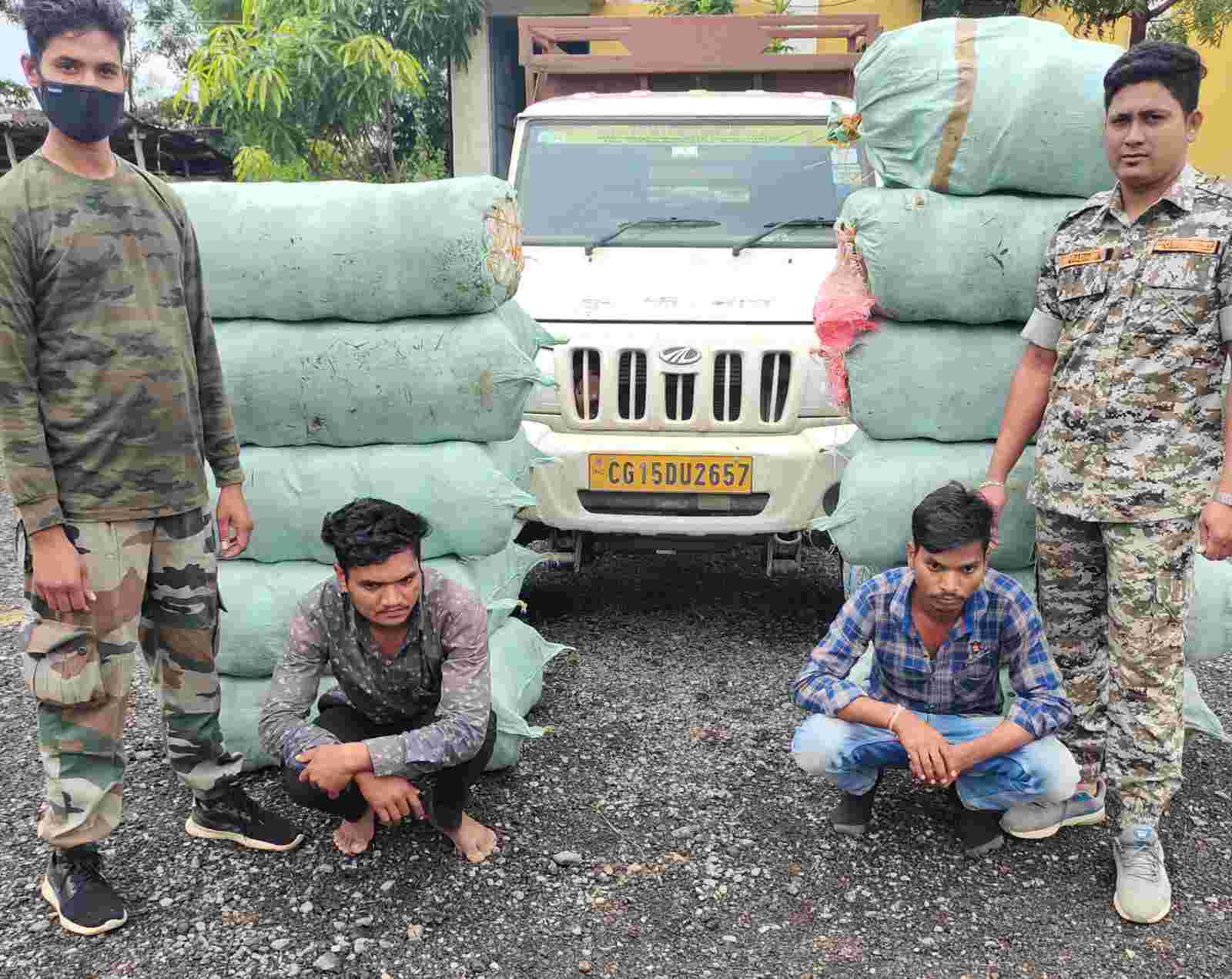 सिंघोडा पुलिस ने नाकाबंदी कर 4 क्विंटल गांजा के साथ आरोपियों को पकड़ा