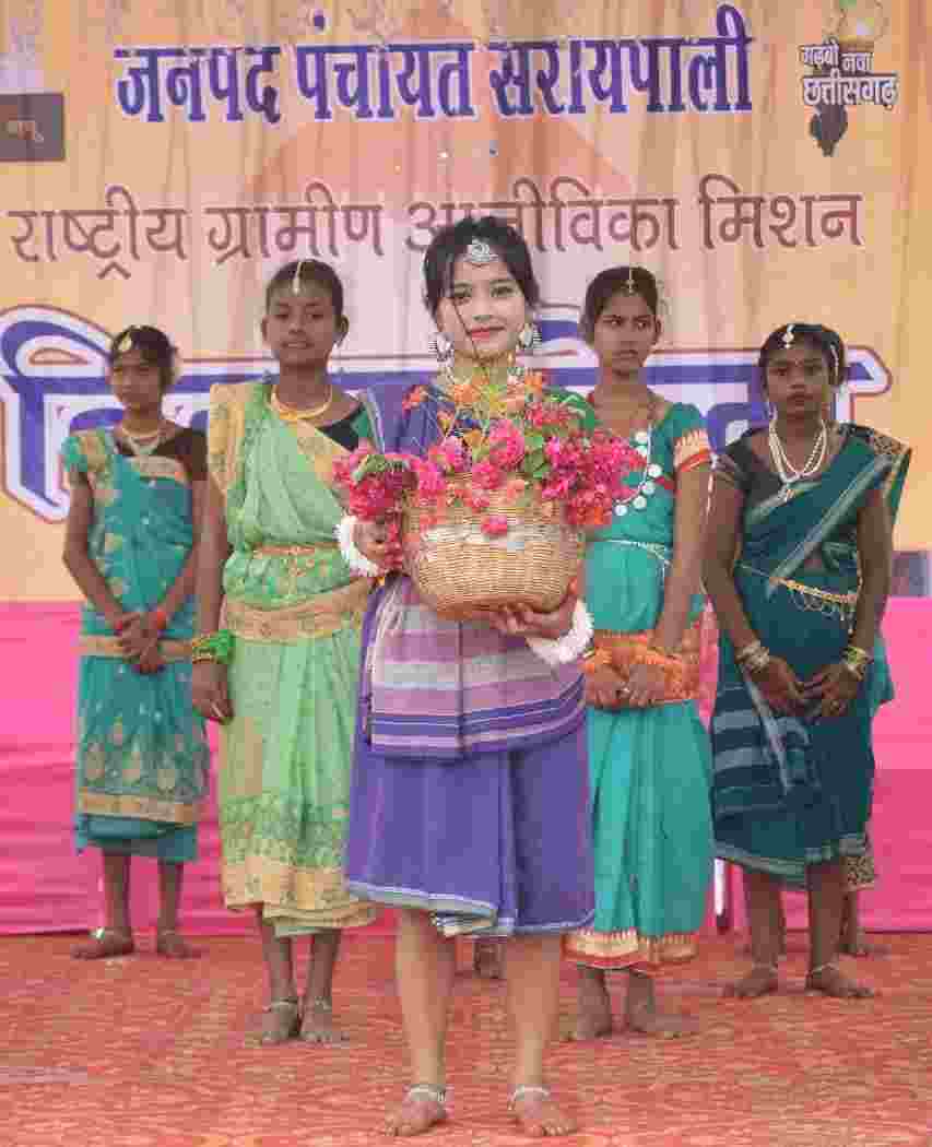बिहान’ कार्यक्रम से पारंपरिक लोक कलाकारों को मिल रहा है मंच, छत्तीसगढ़ी लोक कला को संवारने में उपयोगी साबित हो रहा है बिहान