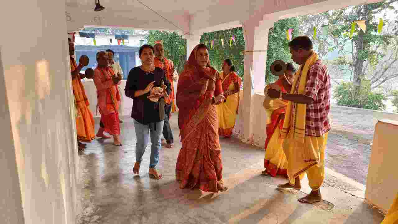 कोतेबीरा धाम में आयोजित अष्टप्रहरी रामनाम यज्ञ में शामिल हुई सांसद गोमती साय