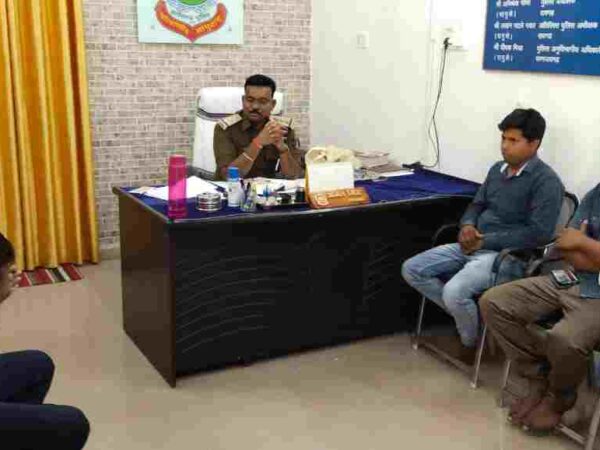 घरघोड़ा और लैलूंगा थाने में ऑटोमोबाइल डीलर्स की ली गई मीटिंग
