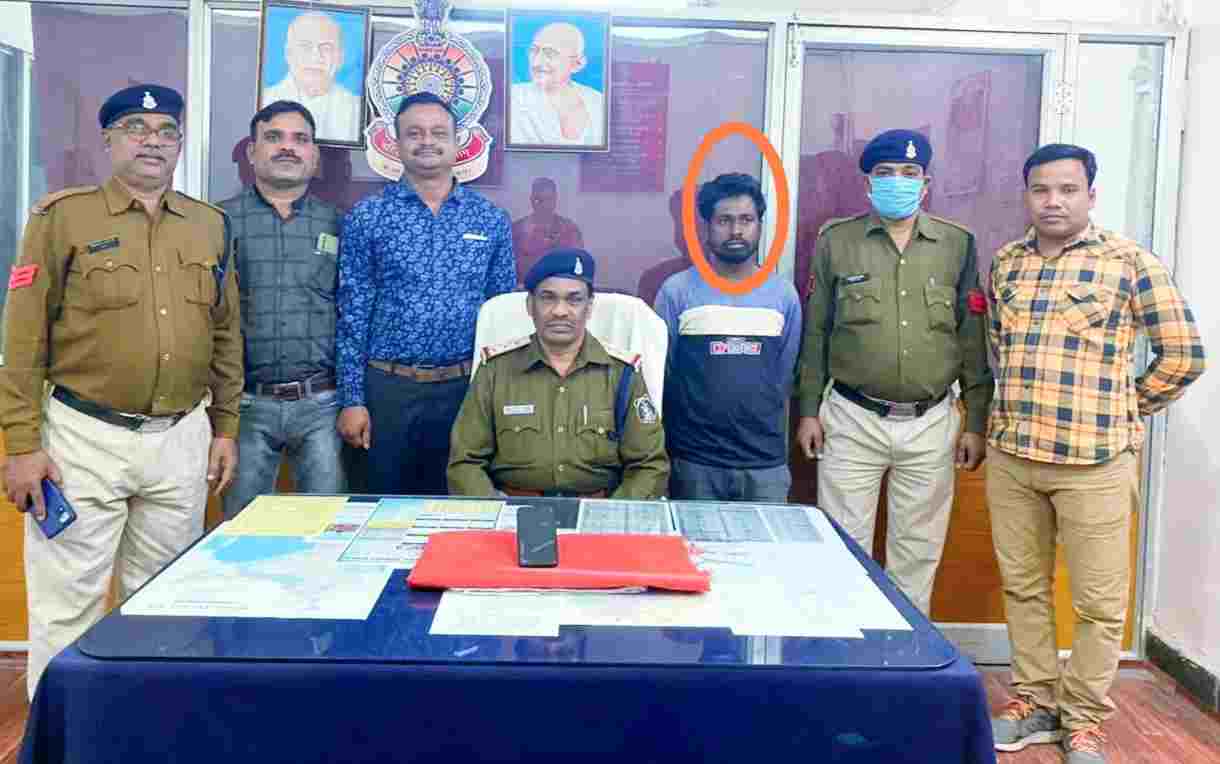चार्जिंग केदौरान चोर मोबाइल लेकर चंपत हुआ, आरपीएफ बिलासपुर की टीम ने 2 घण्टे में चोर से मोबाइल बरामद की