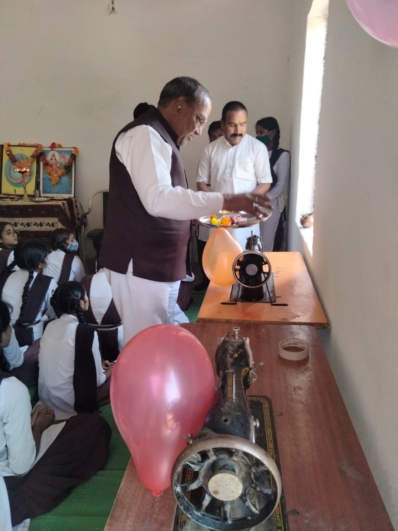 कोटा : सरस्वती सिलाई मशीन सेंटर का शुभारंभ