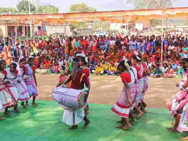 शिक्षा के साथ जीवन मे खेल भी महत्वपूर्ण: संसदीय सचिव यूडी मिंज