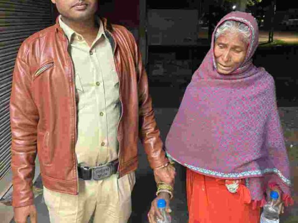 वृद्धा को सकुशल घर भेजने की तत्काल व्यवस्था कर सरायपाली एसडीओपी ने दिया नेक दिल इंसान का परिचय