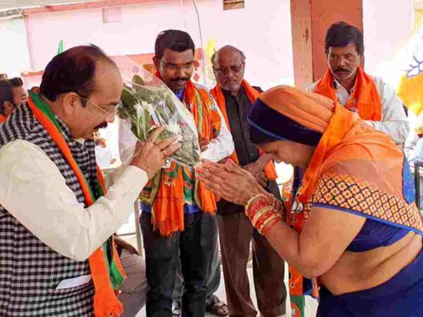 बिलासपुर सांसद अरुण साव का रिशाली एव चरौदा भिलाई में भाजपा प्रत्याशी के पक्ष में जमकर प्रचार किया
